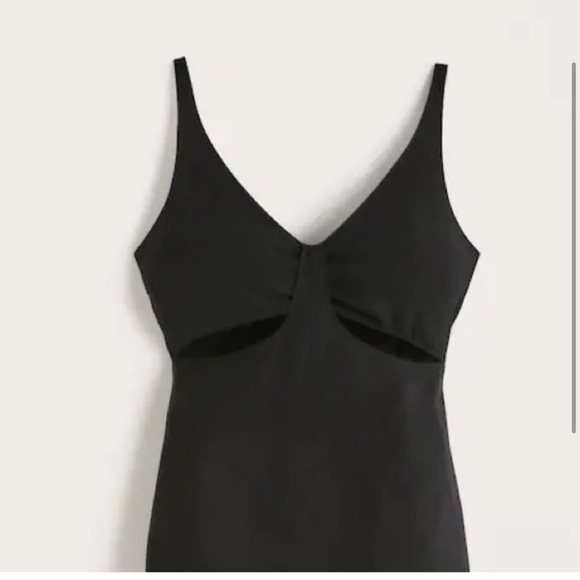 Slim Cut Out Midi Dress - Picture 4 of 5